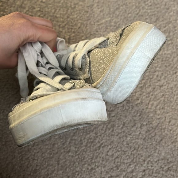 “Roxy: Rae Mid Sneakers size 7” - Picture 5 of 8